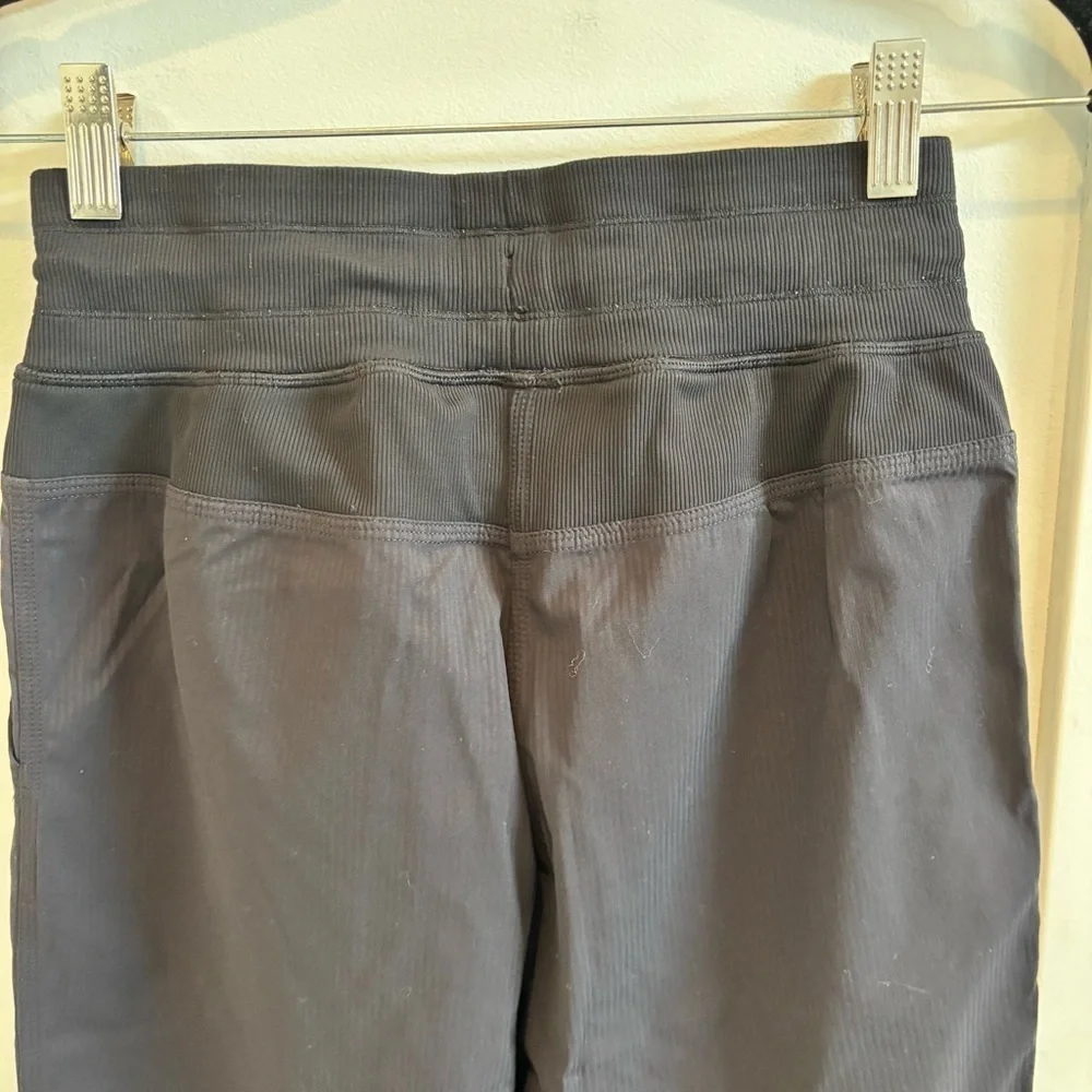Lululemon Dance Studio Mid-Rise Cropped Pant Lightweight Swift Fabric Size 2